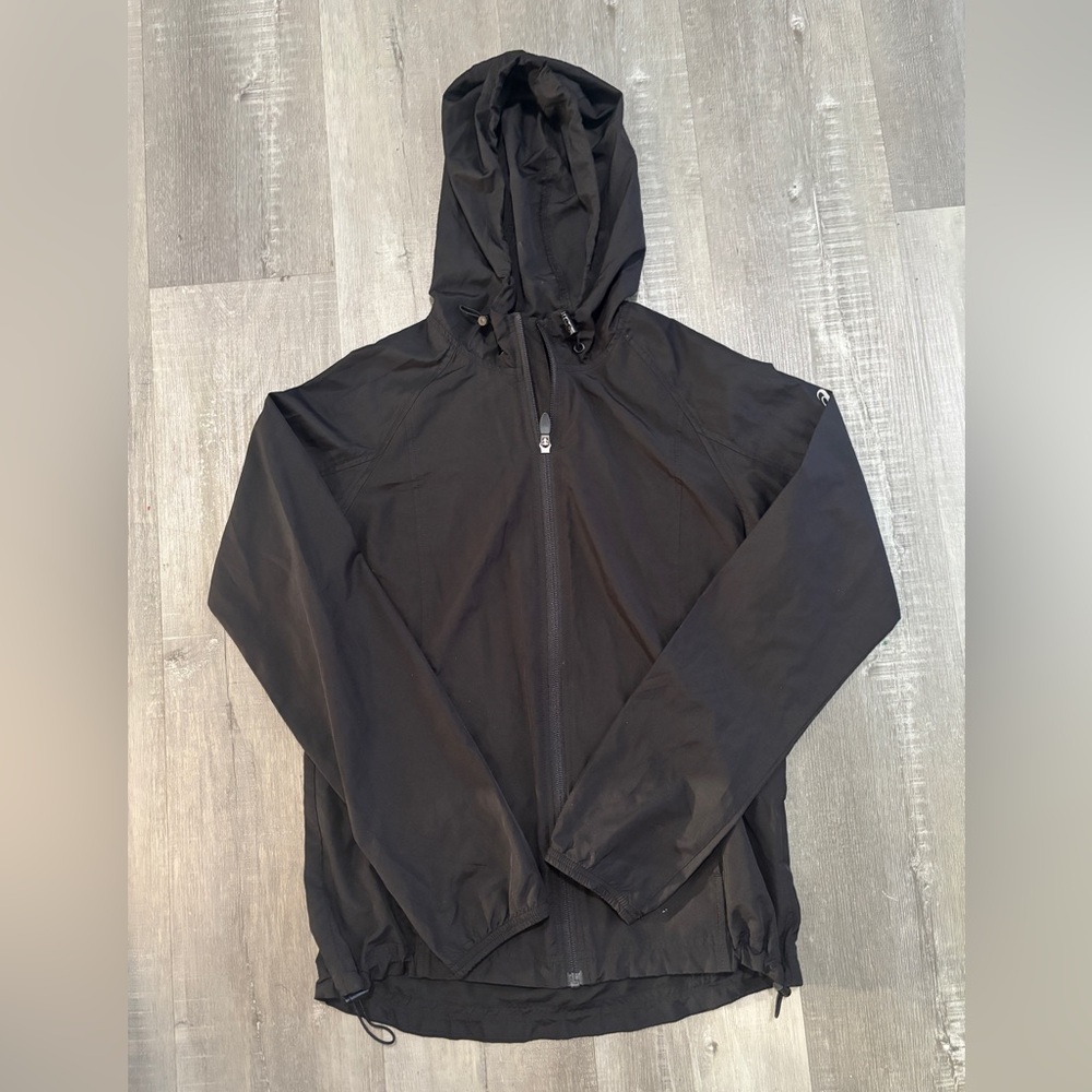 ASICS Women’s Water/Wind Resistant Packable Jacket
